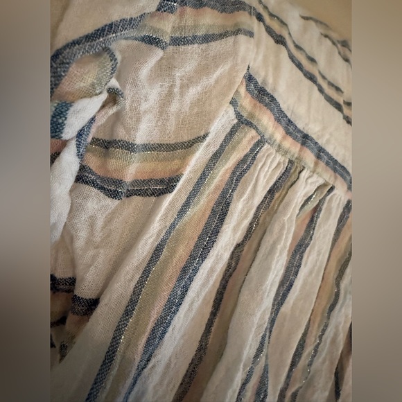 Rails Viera Top- Ryland Striped V-Neck Top with Silver Accents-worn very light! - Picture 9 of 11